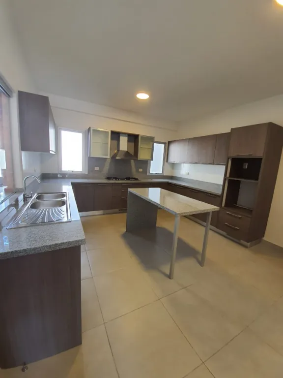 MBURUCUYÁ A ESTRENAR: 450M2 – BELLÍSIMA RESIDENCIA, 4 SUITES, PISCINA, 500.000 USD. — foto 3