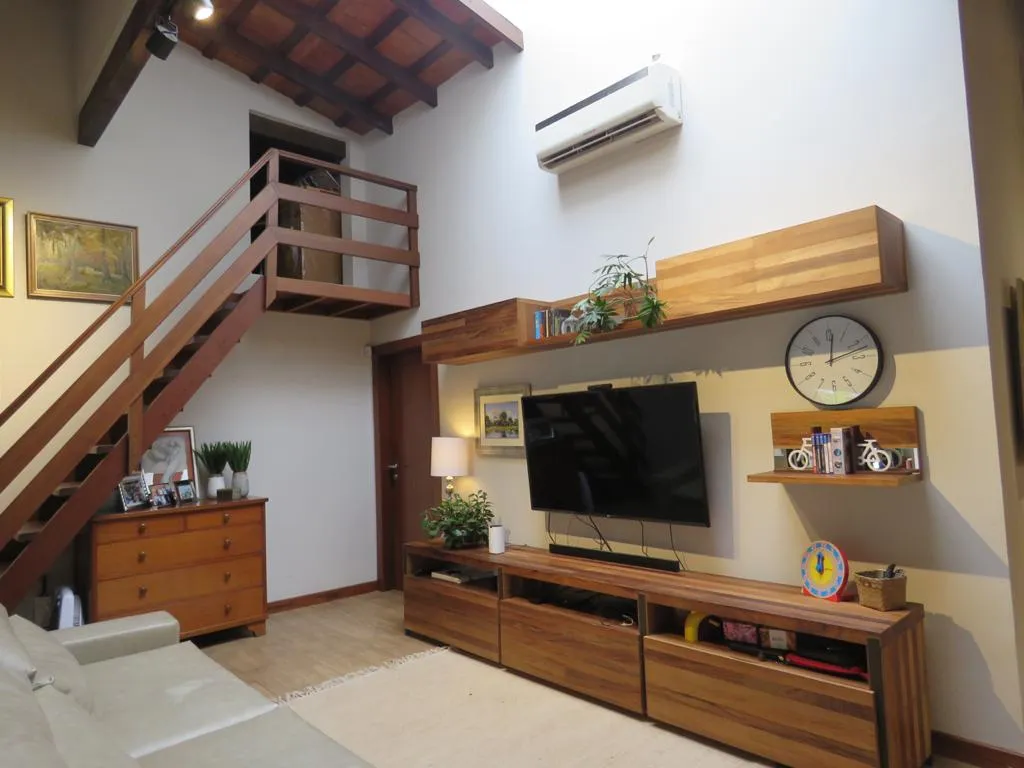 MBURUCUYÁ: 900M2 – ELEGANTE RESIDENCIA EN VENTA – 680.000 USD. — foto 2