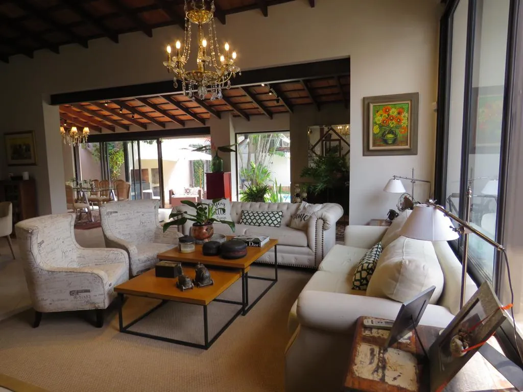 MBURUCUYÁ: 900M2 – ELEGANTE RESIDENCIA EN VENTA – 680.000 USD. — foto 3