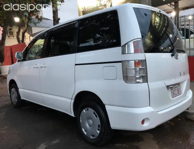 Toyota Voxy 2003 — foto 4
