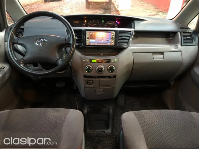 Toyota Voxy 2003 — foto 7