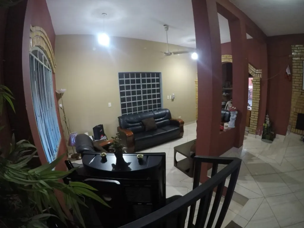 Vendo Amplia Casa en Lambaré — foto 2