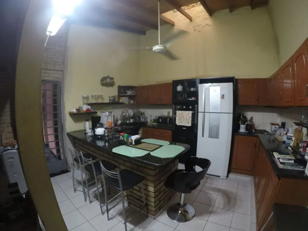 Vendo Amplia Casa en Lambaré — foto 3