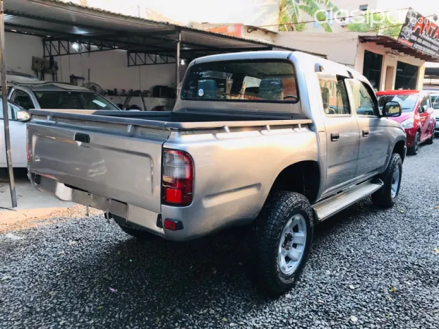 Toyota Hilux 2002 — foto 8