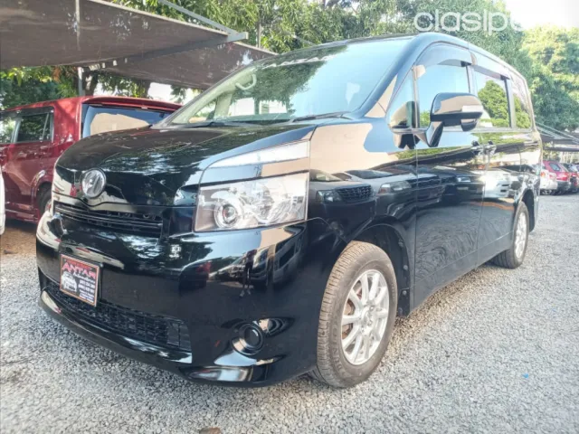 Toyota Voxy 2009 — foto 3