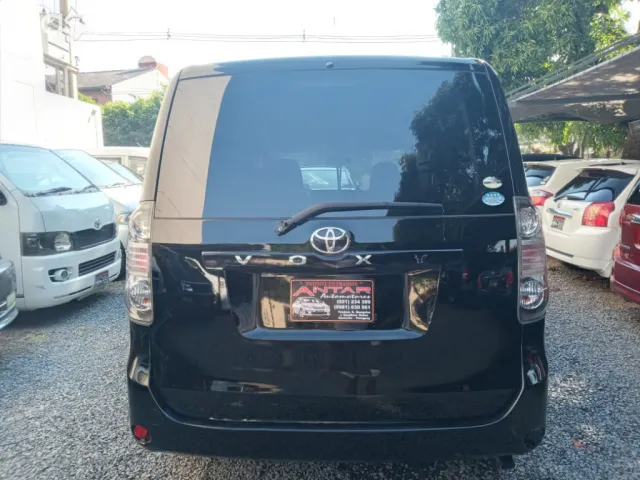 Toyota Voxy 2009 — foto 7