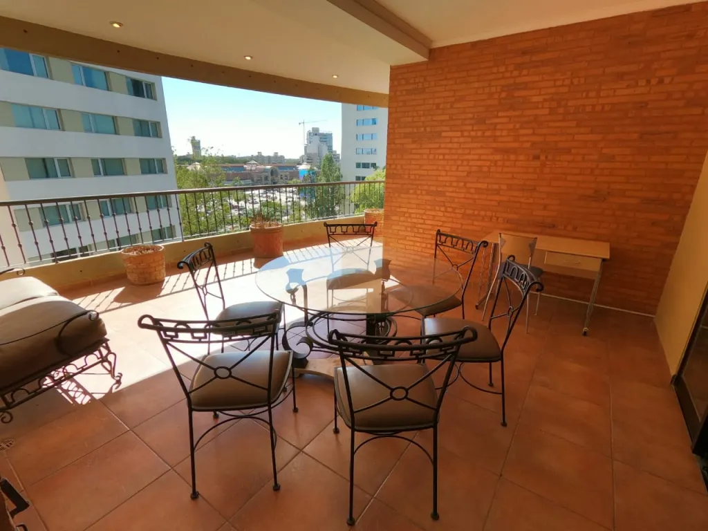 SE ALQUILA Amplio y Hermoso departamento Zona Shopping del Sol — foto 3