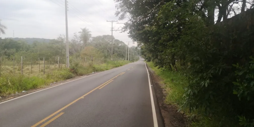 SE VENDE terreno en Aregua, (kokue guasu) — foto 2