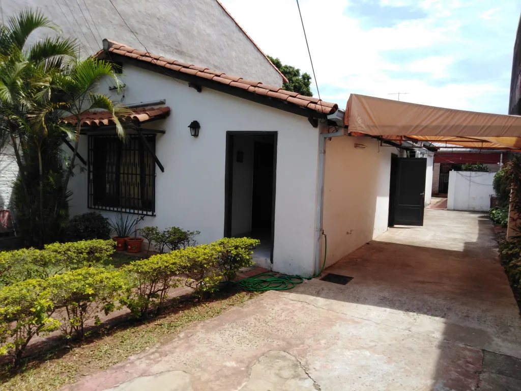 CASA CON DEPARTAMENTO EN BARRIO VISTA ALEGRE EN TERRENO 10 X 35 - PROX AVDA FDO DE LA MORA — foto 2