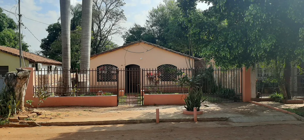VENDO CASA 12X30 LUQUE MORACUE — foto 2