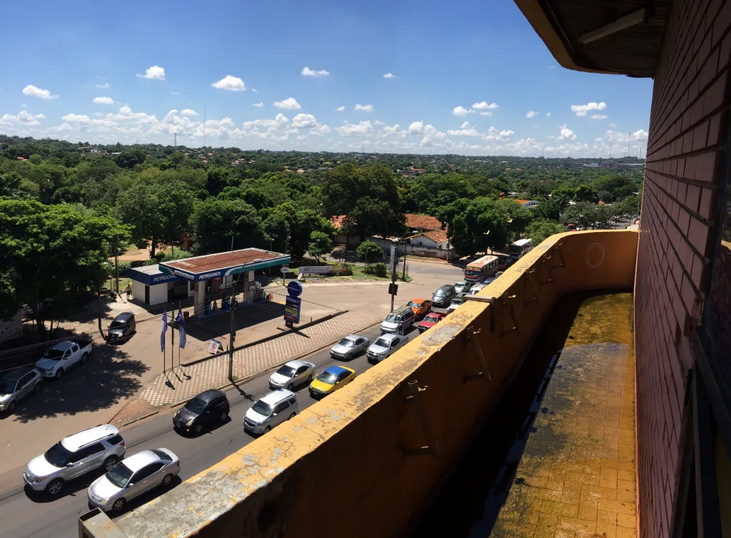 EDIFICIO SOBRE AVDA. FDO. DE LA MORA — foto 3