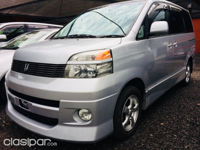 Toyota voxy 2003