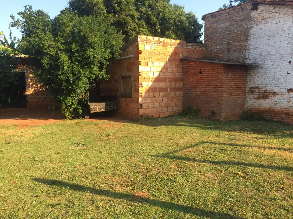 Venta de terreno en Julian A. Saldivar con CASA A REACCIONAR YO DEMOLER — foto 2