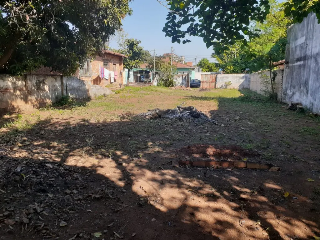Amplio terreno en San Lorenzo. Calle i — foto 2