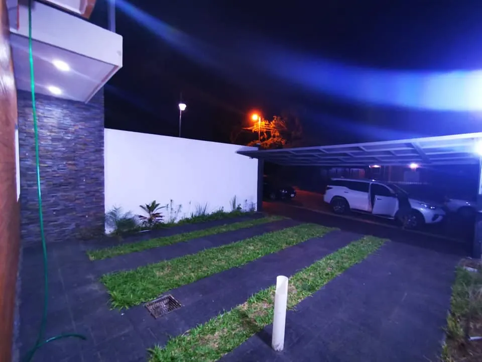 Duplex de Lujo en el limite de Ñemby San Lorenzo — foto 2