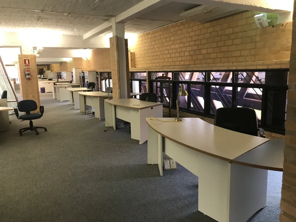 Oficina Corporativa en Villa Elisa — foto 3