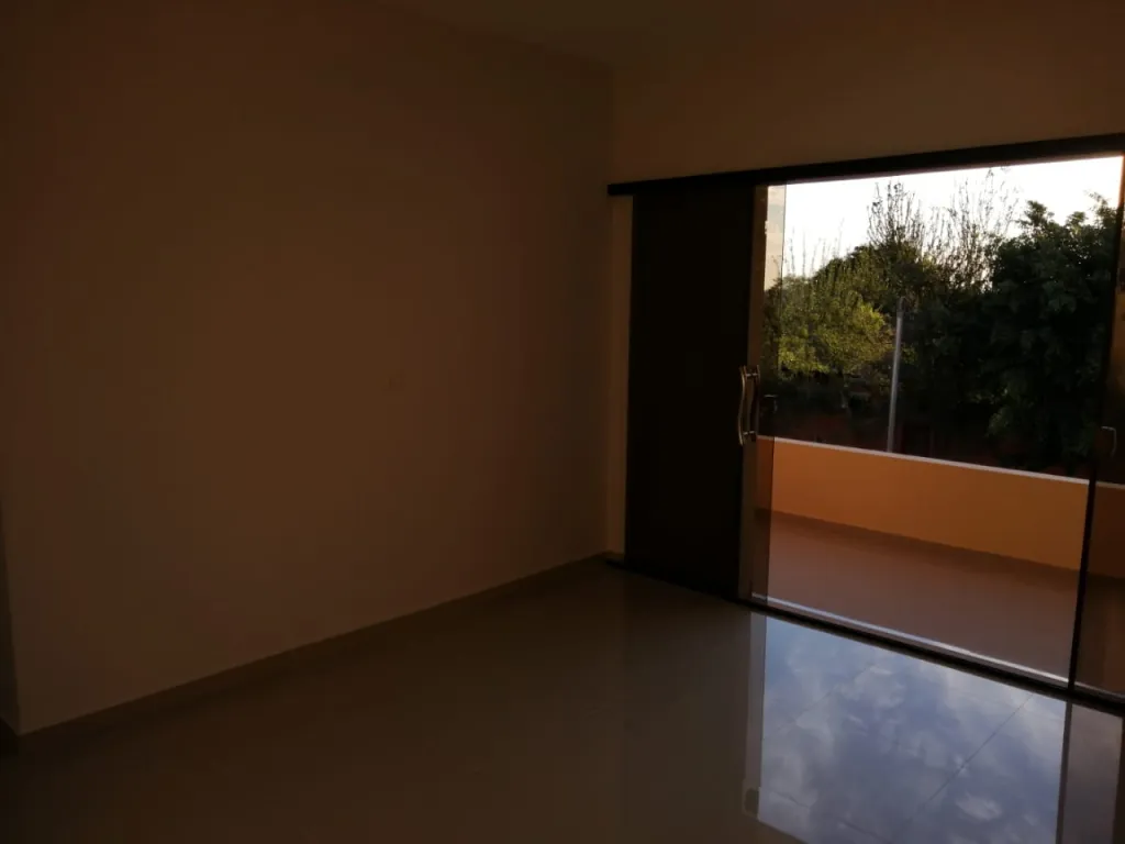 VENDO HERMOSO DÚPLEX EN MARIANO ROQUE ALONSO - DOBLE AVENIDA CAMINO A LUQUE — foto 2