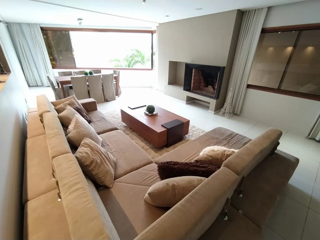 YKUA SATI GOETHE: ELEGANTE RESIDENCIA AMOBLADA, 3 SUITES, JARDÍN, PISCINA, 2.100 USD — foto 3