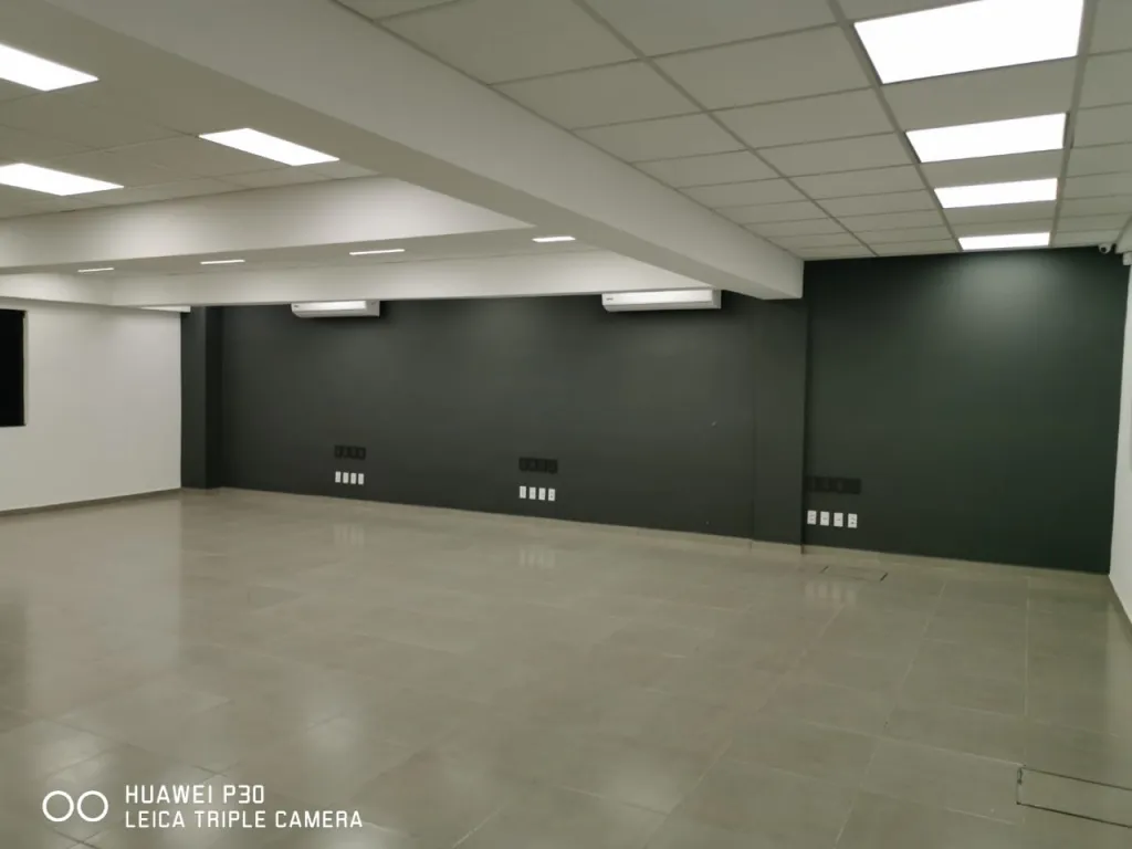 PROX. AVDA. LYNCH – CIT: 4.126M2, OFICINAS + DEPÓSITOS, SUPERFICIES FRACCIONABLES. — foto 3