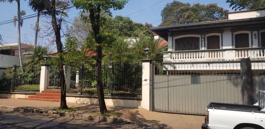 VILLA MORRA (PROX. ASA ): ELEGANTE RESIDENCIA, 4 DORMIT, P EMPRESAS, 3.500 USD. — foto 3