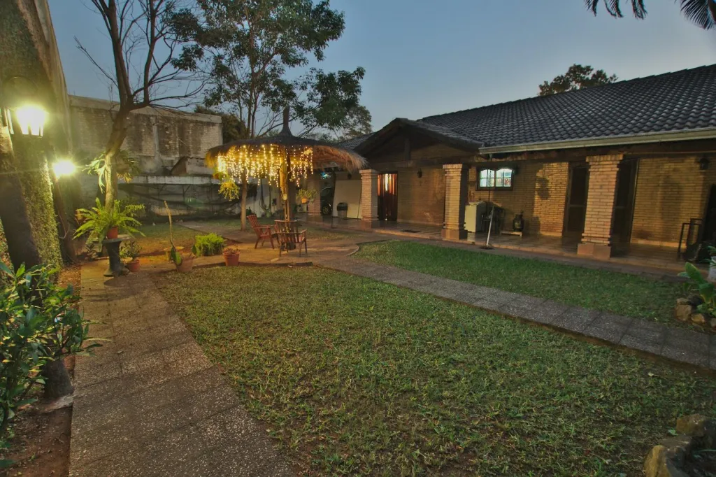 CASA DE 3 DORMITORIOS EN SAN LORENZO — foto 2