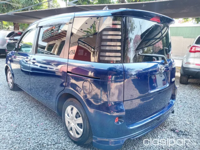 Toyota Sienta 2004 — foto 5