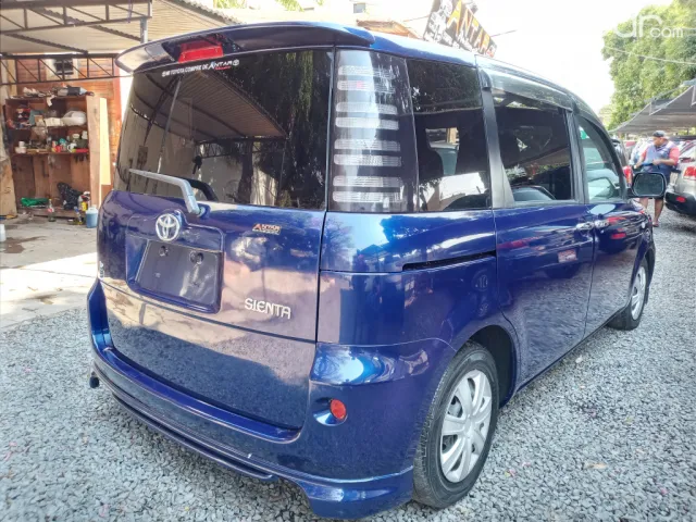 Toyota Sienta 2004 — foto 7