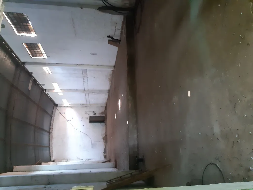 Alquilo depósito con salones comerciales y oficina en san lorenzo — foto 2