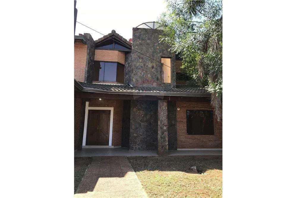 Casa Residencial en Mariano Roque Alonso 230,000 USD — foto 2