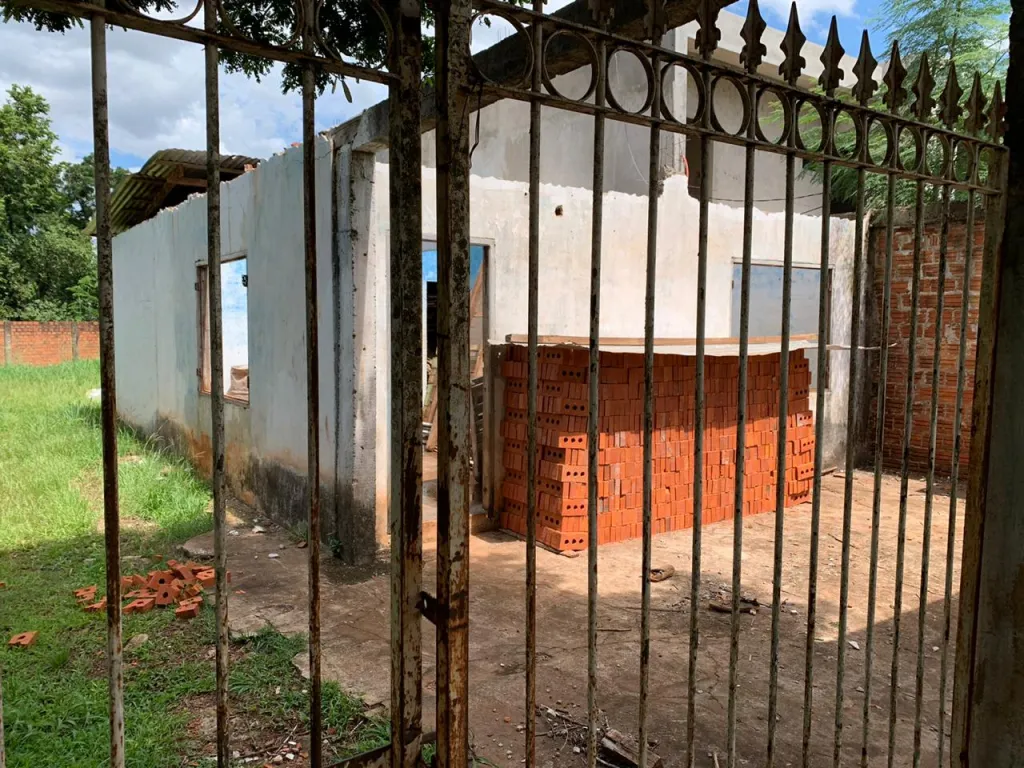 VENDO TERRENO TITULADO. ZONA KM 7 MBURUCUYA — foto 2