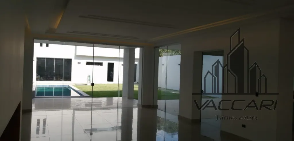 VENDO HERMOSA RESIDENCIA EN BARRIO LOS LAURELES ZONA MUNICIPALIDAD DE ASUNCIÓN — foto 2