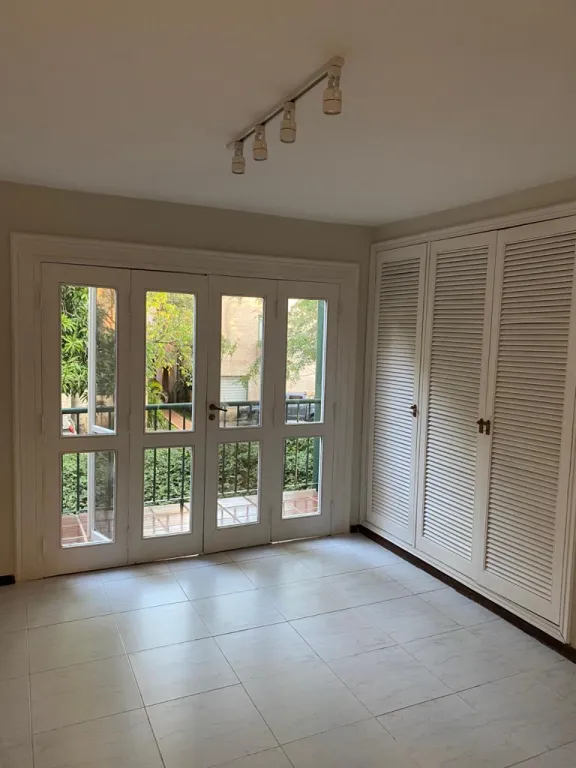 ALQUILO CASA DE 3 DORMITORIOS EN SUITE EN BARRIO CERRADO ZONA LOS LAURELES — foto 2