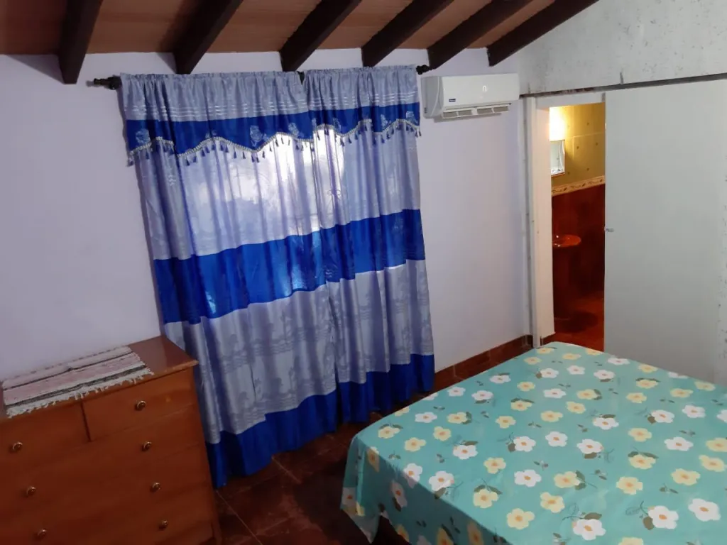 📌Vendo casa en esquina, zona Anfiteatro de San Bernardino. — foto 3