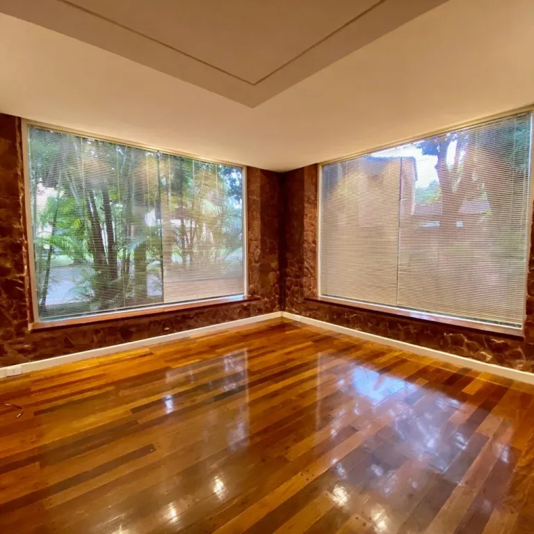 ALQUILO CASA DE 3 DORMITORIOS EN SUITE EN EL BARRIO MCAL ESTIGARRIBIA — foto 2