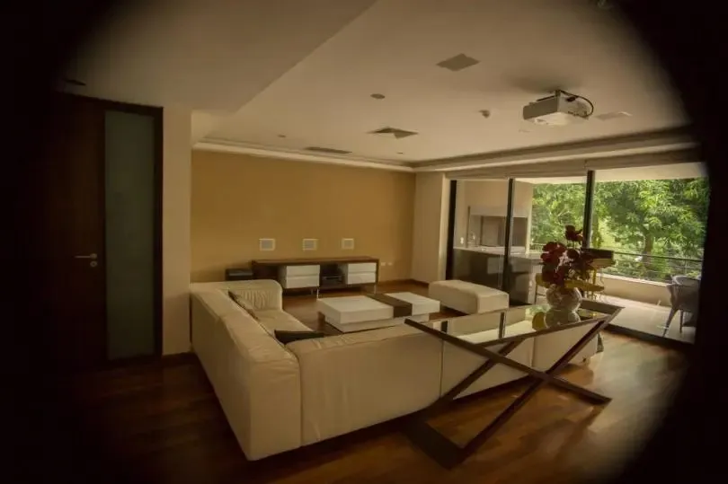 VENDO DEPARTAMENTO DE LUJO EN SANTÍSIMA TRINIDAD — foto 2