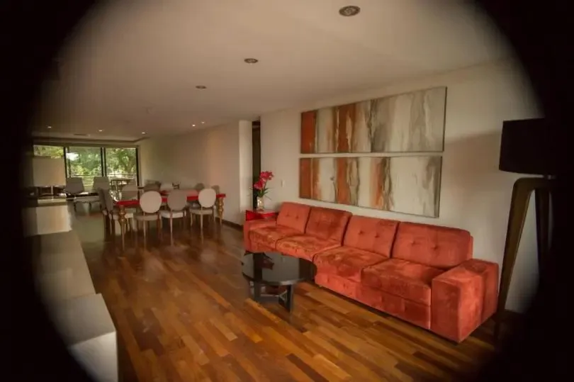 VENDO DEPARTAMENTO DE LUJO EN SANTÍSIMA TRINIDAD — foto 3