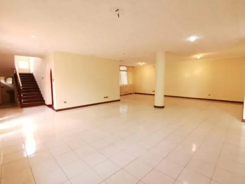 VENDO IMPORTANTE RESIDENCIA - ZONA CARMELITAS — foto 2