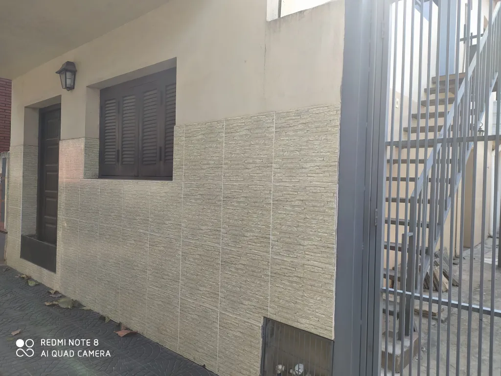 En Bº Pinozá Calle Sajonia 173 c Gral Santos — foto 3