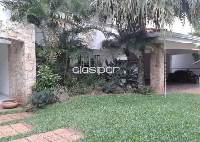VENDO SOBRIA RESIDENCIA EN EL BARRIO MCAL ESTIGARRIBIA — foto 2