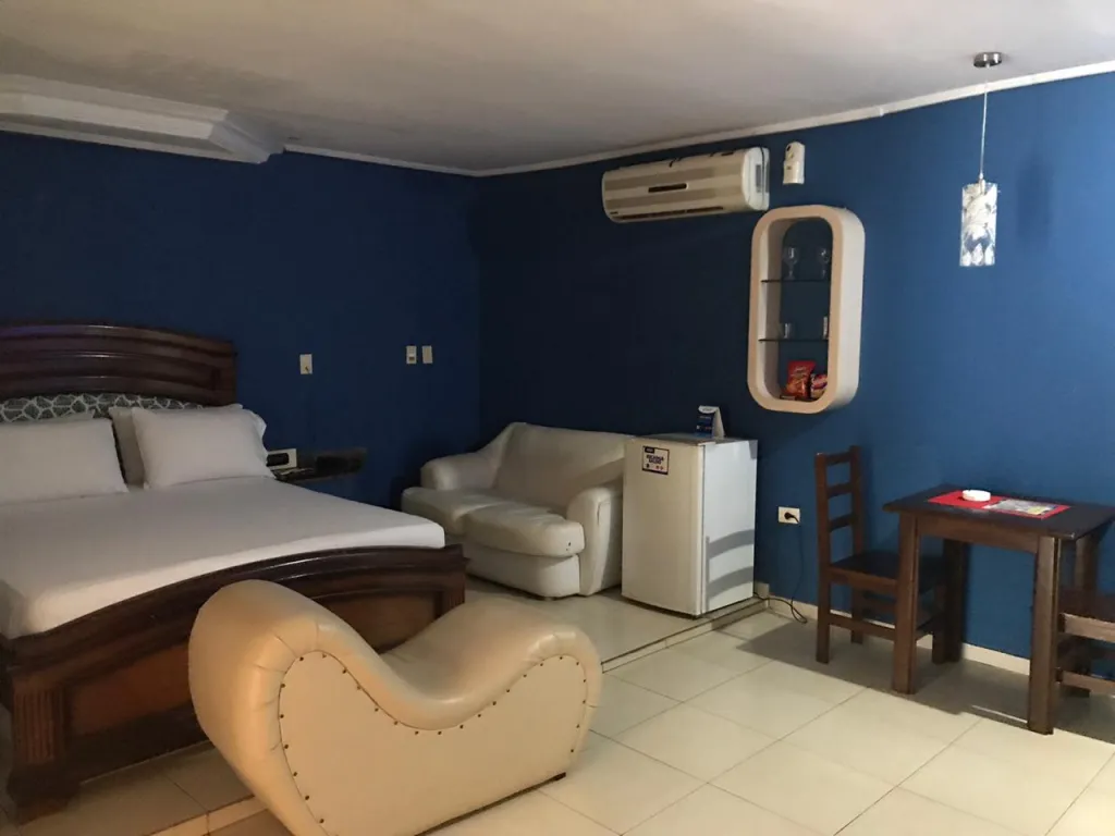 MOTEL CDE — foto 2