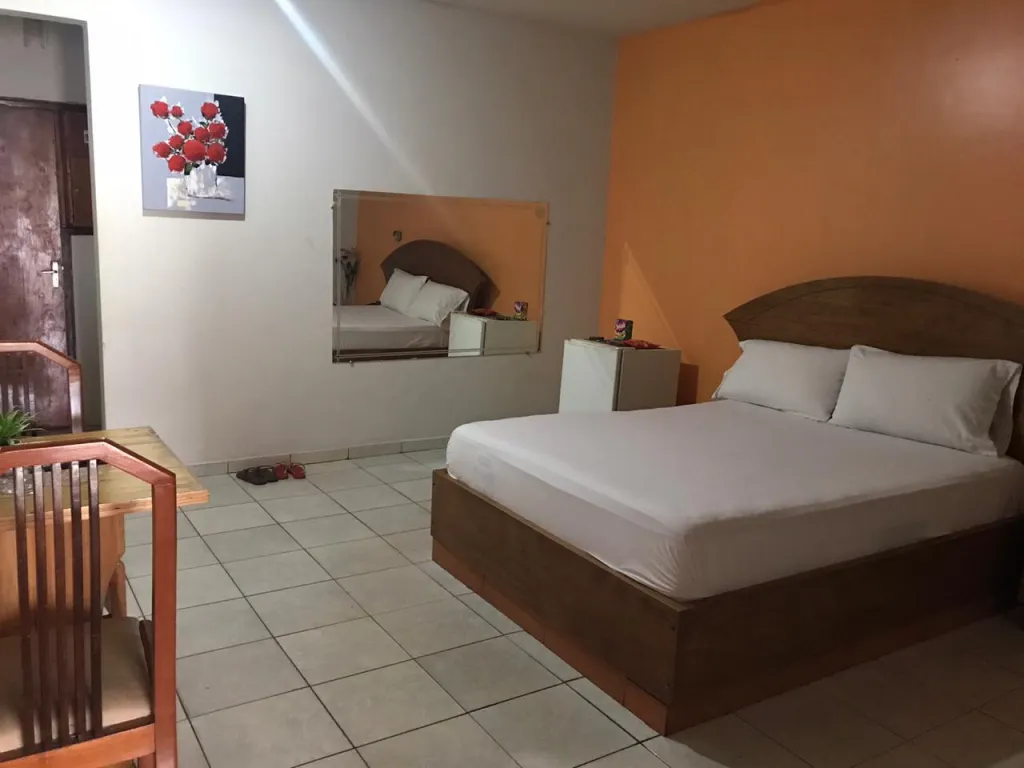 MOTEL CDE — foto 3