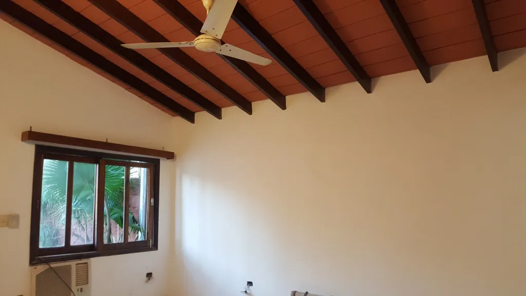 ALQUILAMOS CHALET IDEAL PARA OFICINA ZONA IDENTIFICACIONES — foto 2