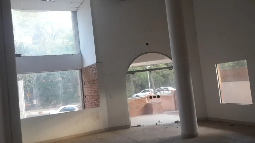 Súper oferta de Edificio Jazmin de 1635m2 sobre Mcal. Lopez, zona viaducto Madame Lynch — foto 3