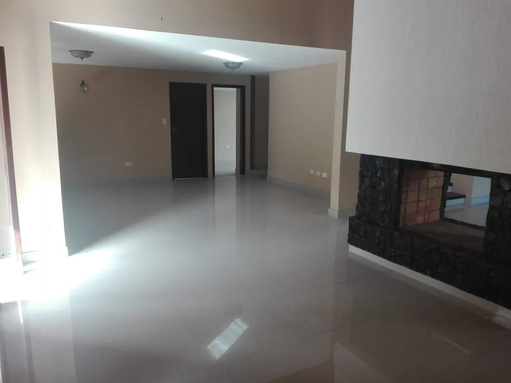 MANORA Z CASA RICA AMPLIA VIVIENDA CON PISCINA — foto 3