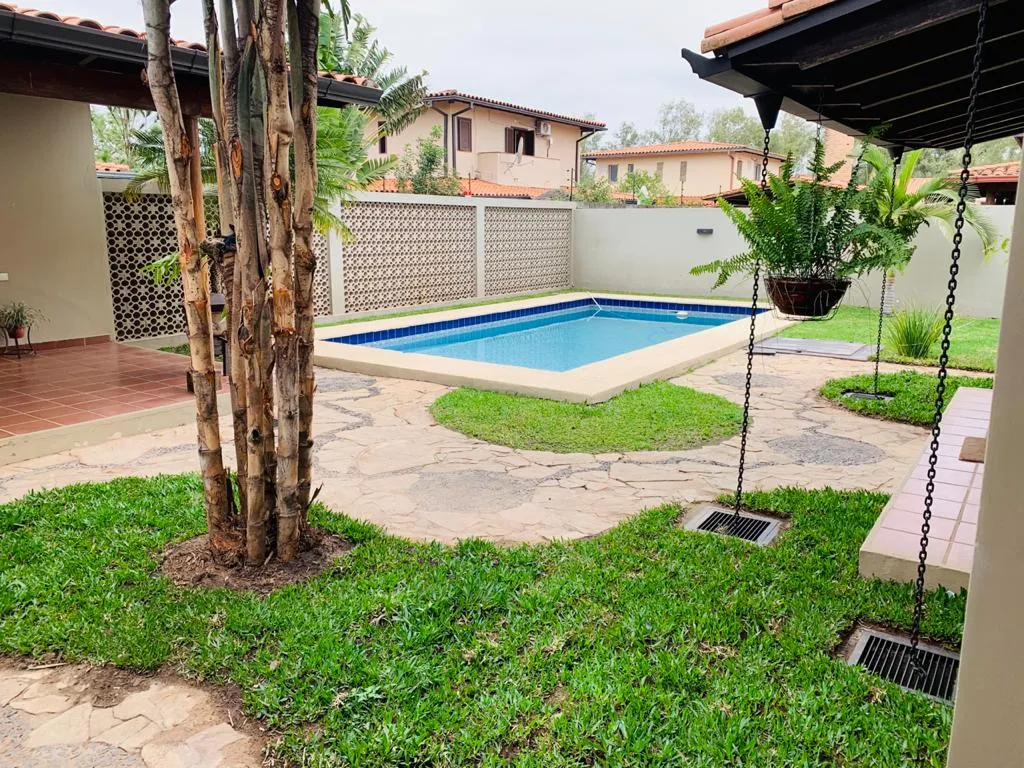 HERMOSA CASA EN CONDOMINIO CERRADO - Zona Aeropuerto — foto 2