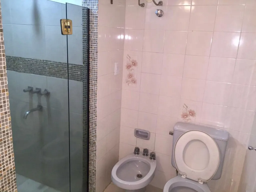 ALQUILO HERMOSO Y AMPLIO DEPARTAMENTO DE DOS DORMITORIOS - ZONA MCAL LÓPEZ Y EE.UU — foto 3