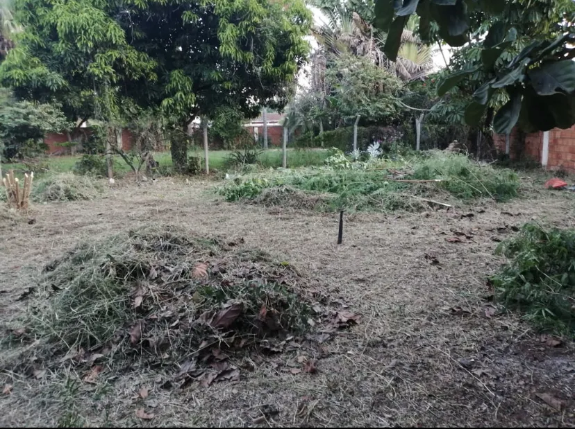 Vendo terreno en LuqueZona Cuarto Barrio - Amplio frente — foto 3