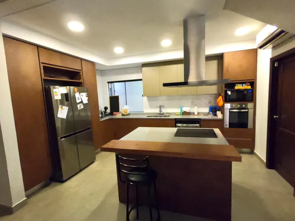 VENDO IMPONENTE Y FINA RESIDENCIA EN LAMBARE — foto 3