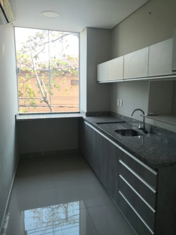Alquilamos Planta Completa En Edificio Corporativo - Los Laureles — foto 2