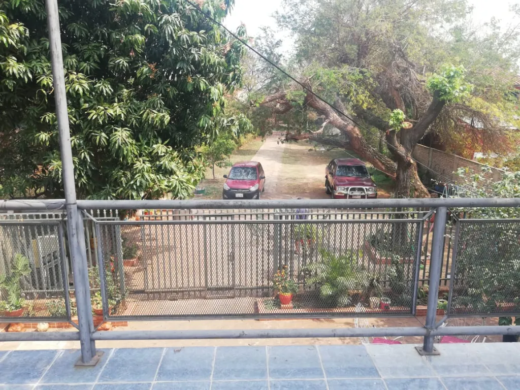 VENDO CASA Y TERRENO EN LUQUE — foto 2